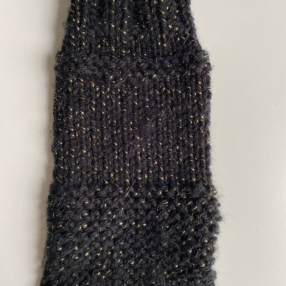 Handmade Dog 9 1/2 inches (2-3lbs) Knitted Black with Gold Lurex Sweater - Picture 2 of 3